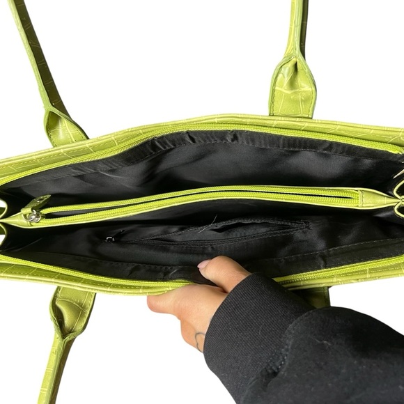 Light Green Croc Embossed Faux Leather Shoulder Bag Essential Tote - Picture 4 of 6